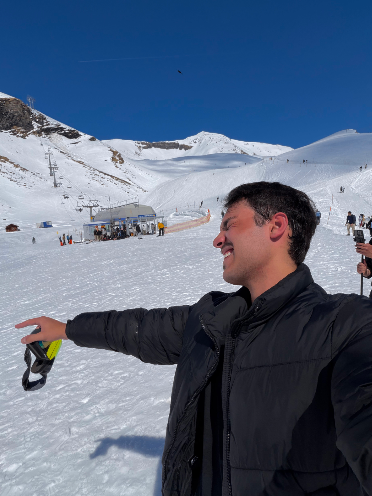 Naym esquiando nos Alpes